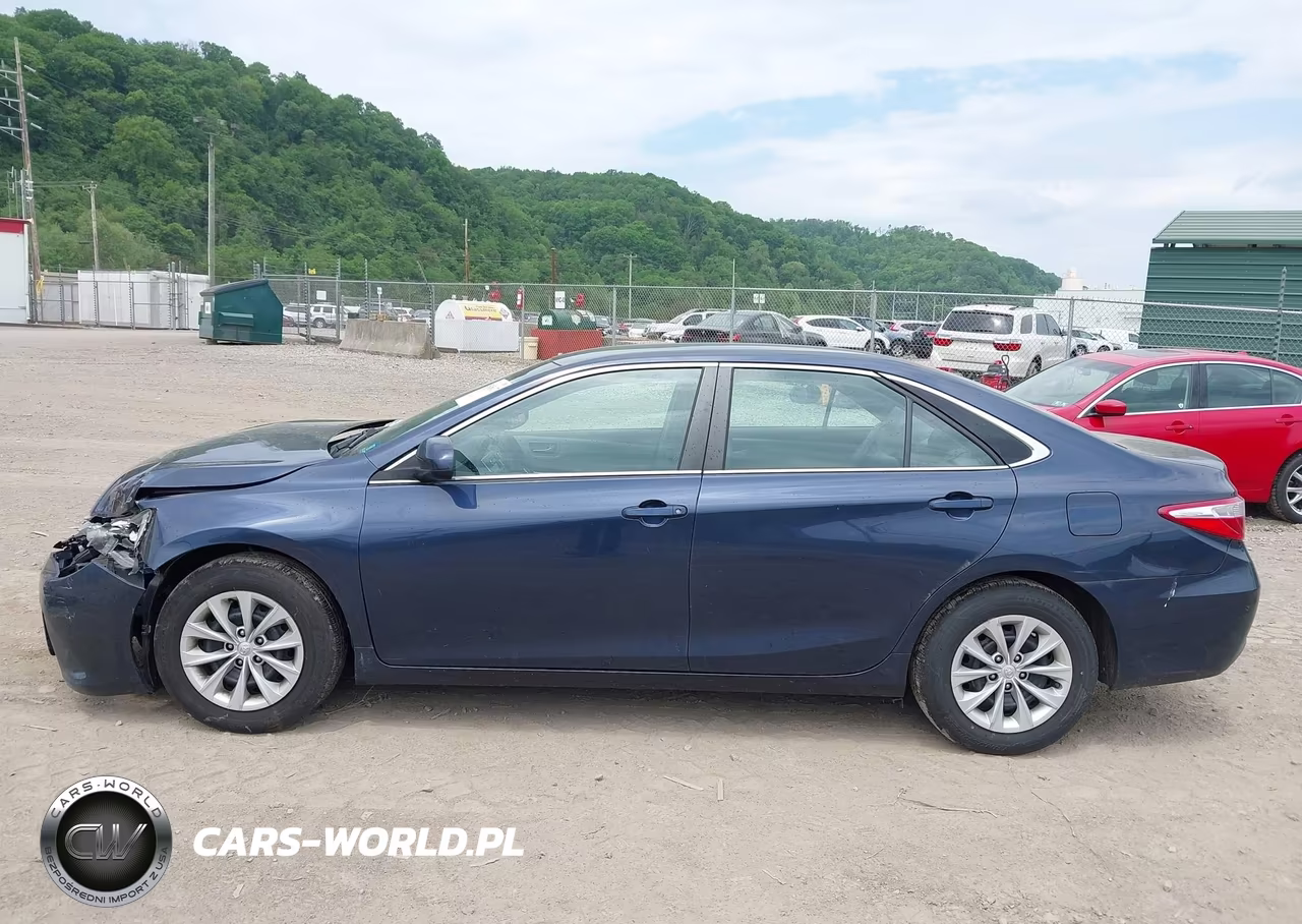 2016 Toyota Camry Le VIN:4T1BF1FK2GU609823 - 15