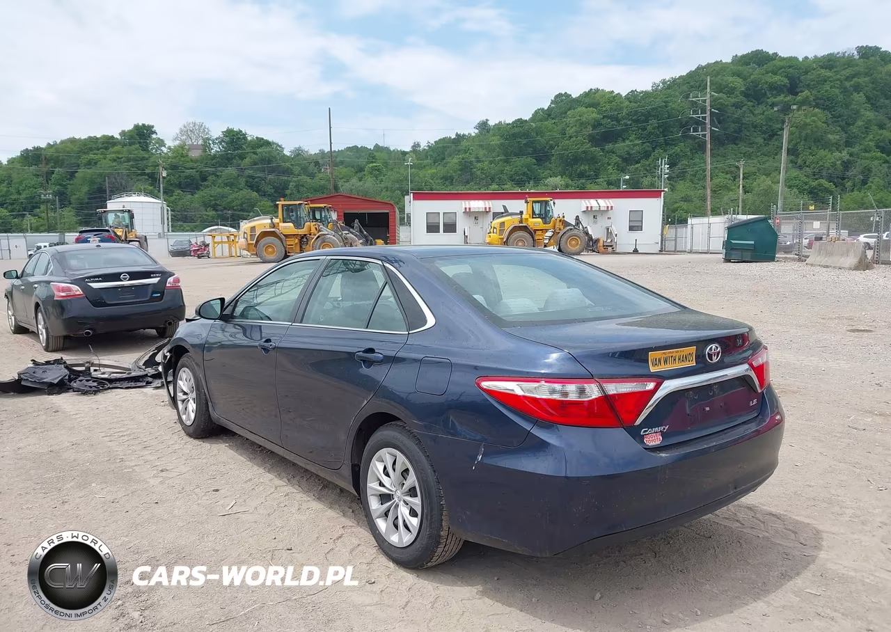 2016 Toyota Camry Le VIN:4T1BF1FK2GU609823 - 3