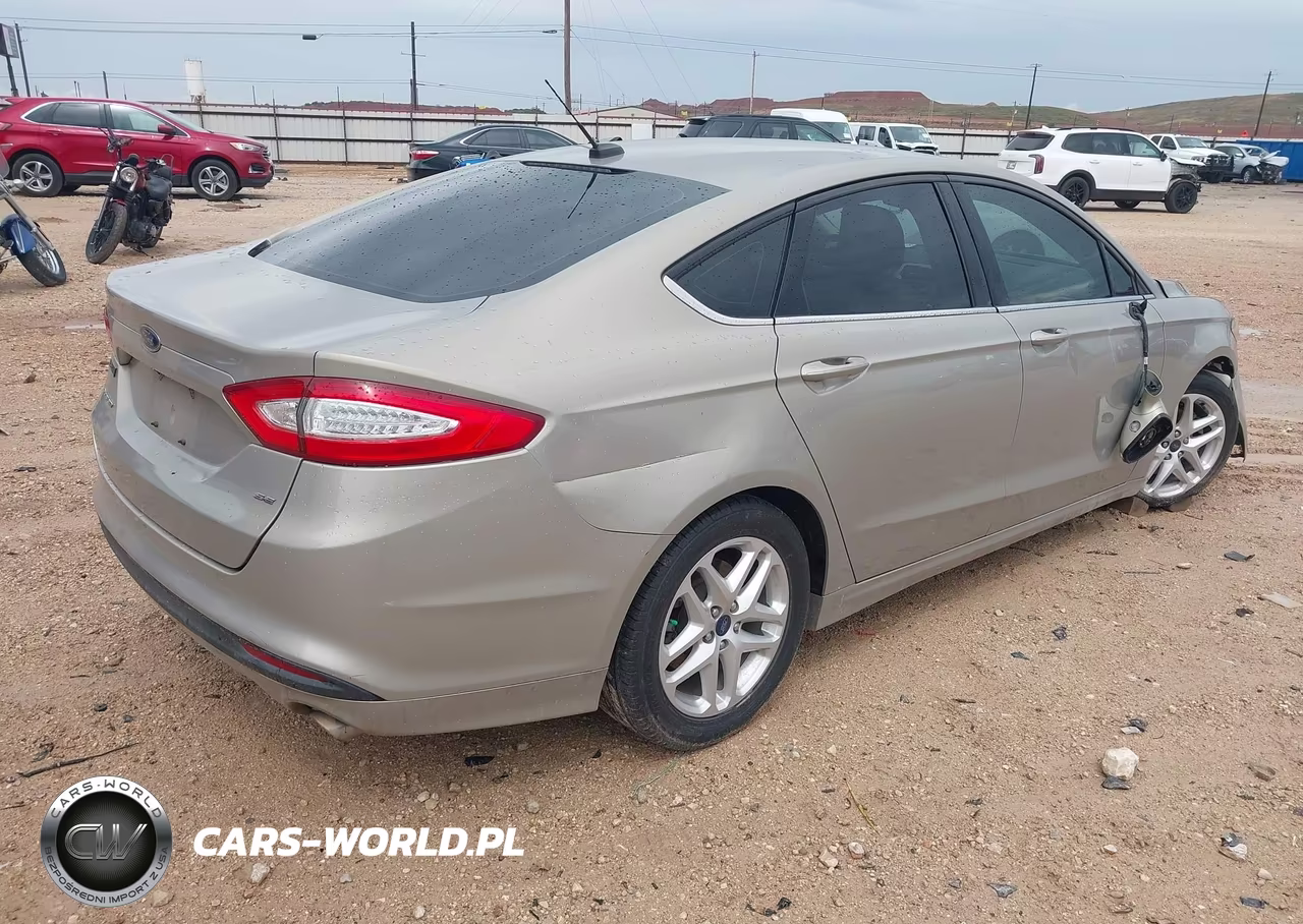 2015 Ford Fusion Se VIN:3FA6P0H7XFR205699 - 4