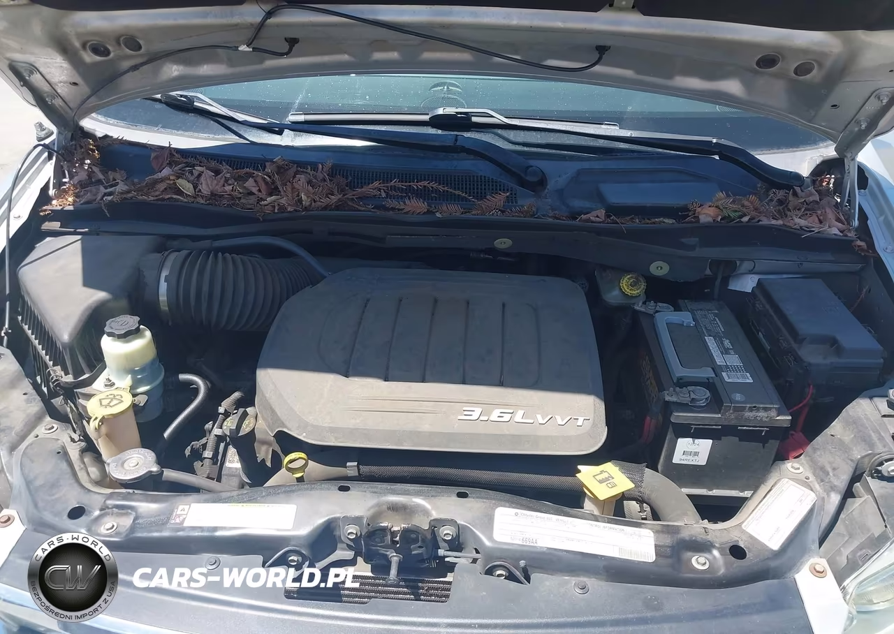 2012 Chrysler Town & Country Touring VIN:2C4RC1BG7CR135324 - 10