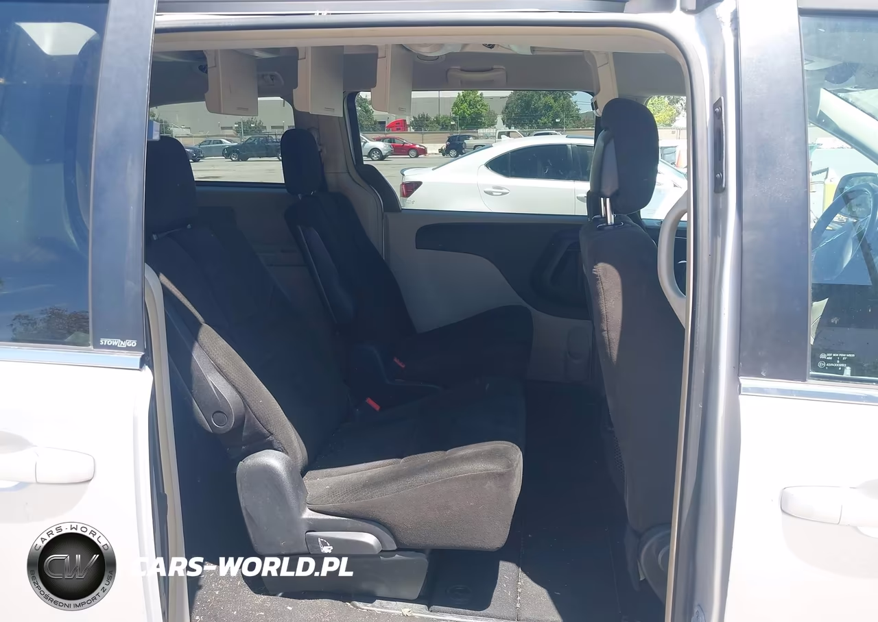 2012 Chrysler Town & Country Touring VIN:2C4RC1BG7CR135324 - 8