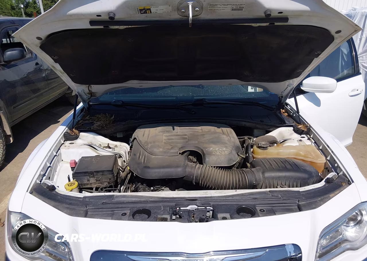 2014 Chrysler 300 300S VIN:2C3CCABG6EH315901 - 10