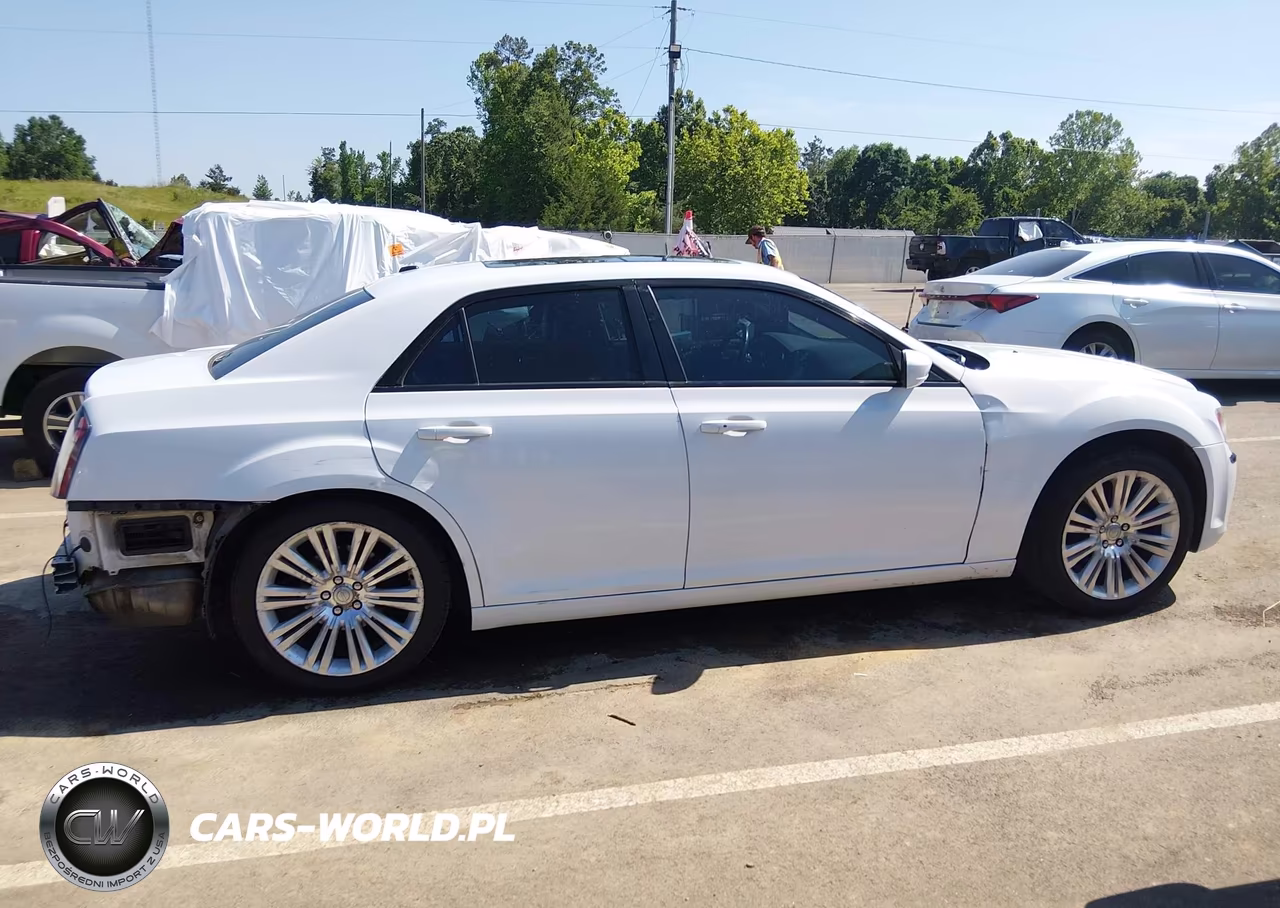2014 Chrysler 300 300S VIN:2C3CCABG6EH315901 - 13