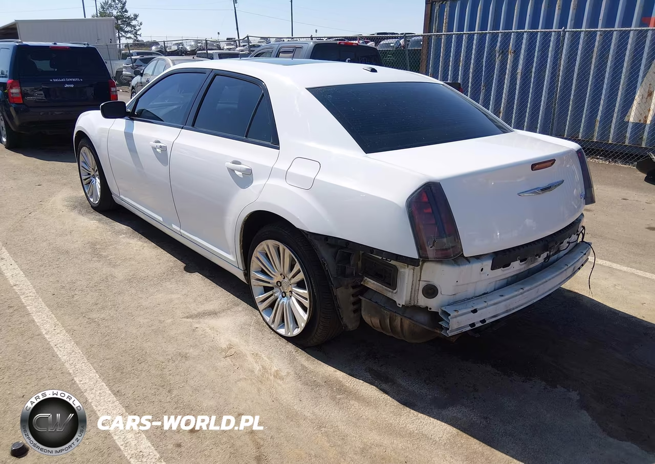 2014 Chrysler 300 300S VIN:2C3CCABG6EH315901 - 3