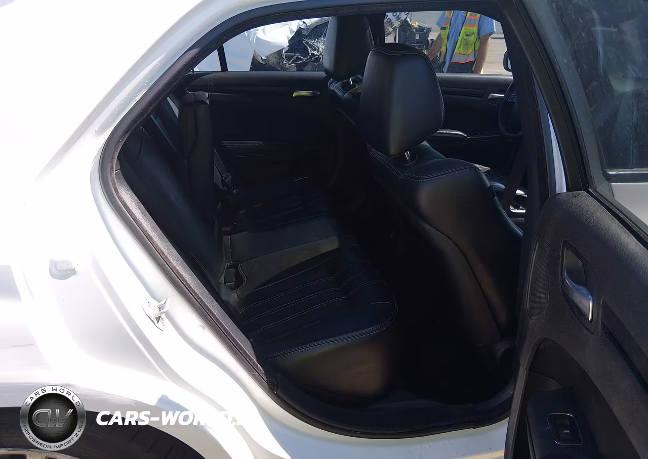 2014 Chrysler 300 300S VIN:2C3CCABG6EH315901 - 8