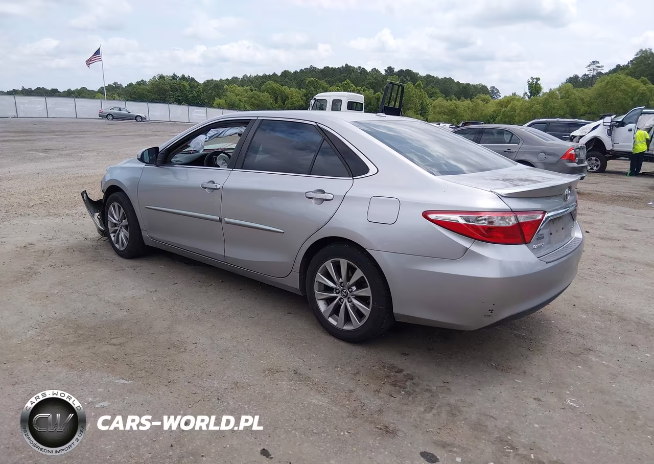 2017 Toyota Camry Xle VIN:4T1BF1FK7HU703312 - 3