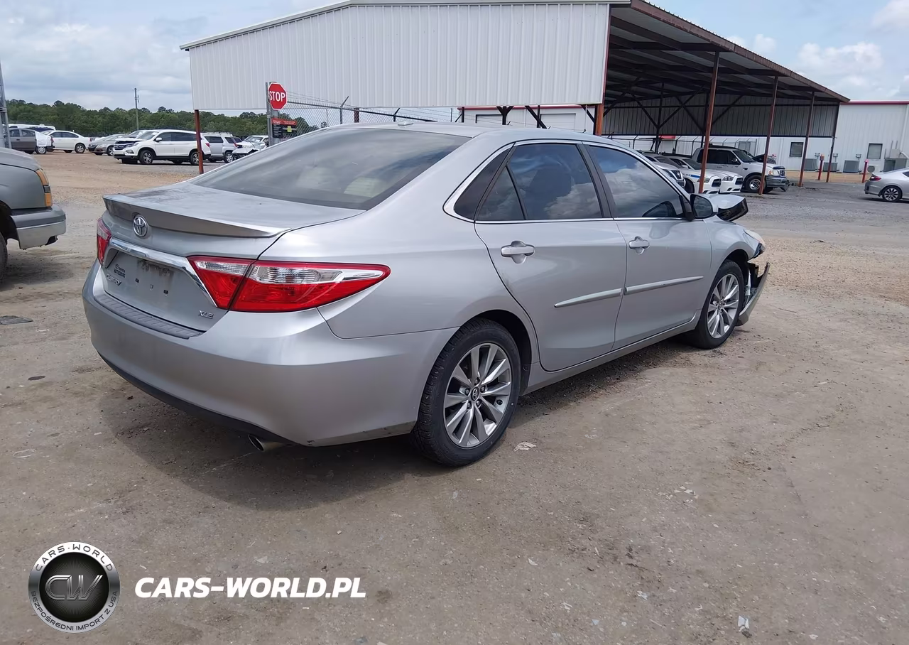 2017 Toyota Camry Xle VIN:4T1BF1FK7HU703312 - 4