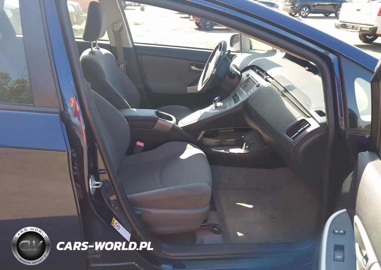 2012 Toyota Prius Two VIN:JTDKN3DU4C1524727 - 5