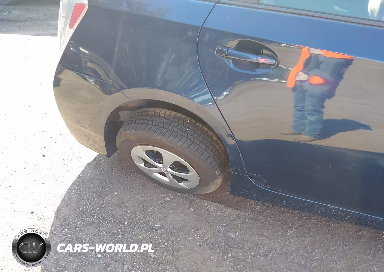 2012 Toyota Prius Two VIN:JTDKN3DU4C1524727 - 6