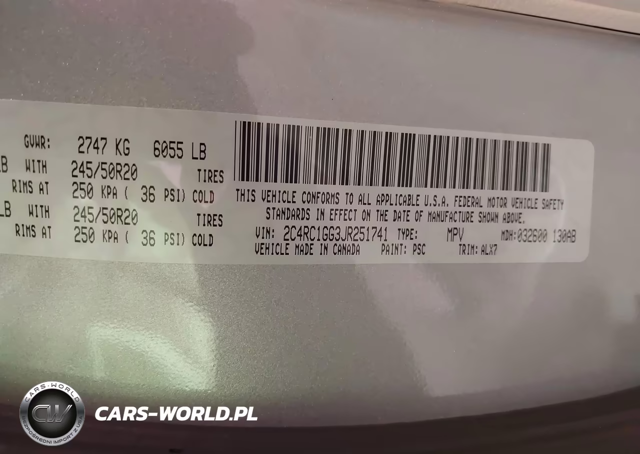 2018 Chrysler Pacifica Limited VIN:2C4RC1GG3JR251741 - 9