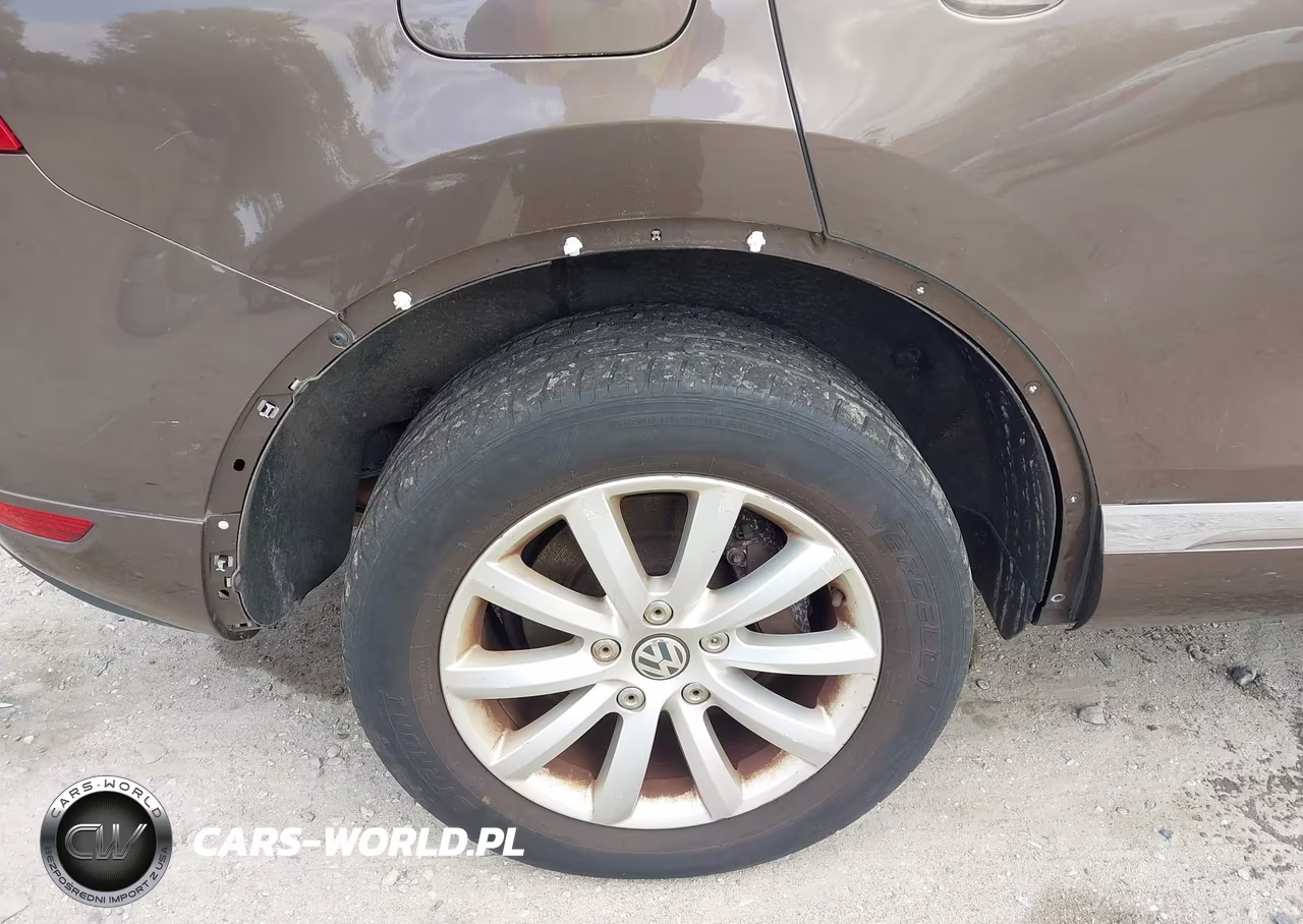 2011 Volkswagen Touareg Vr6 Sport VIN:WVGFF9BP8BD005008 - 6