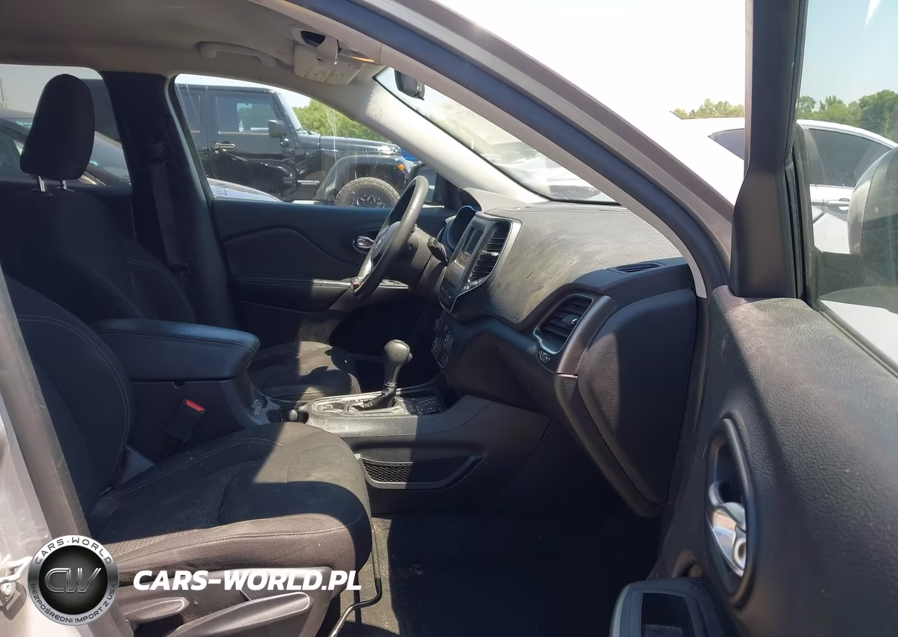 2020 Jeep Cherokee Latitude Fwd VIN:1C4PJLCB3LD638167 - 5
