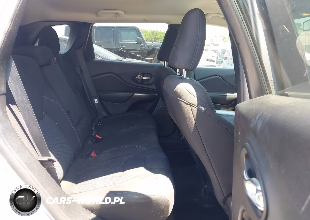 2020 Jeep Cherokee Latitude Fwd VIN:1C4PJLCB3LD638167 - 8