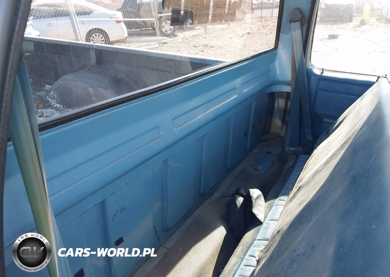 1983 Chevrolet C10 VIN:2GCDC14H7D1112819 - 8