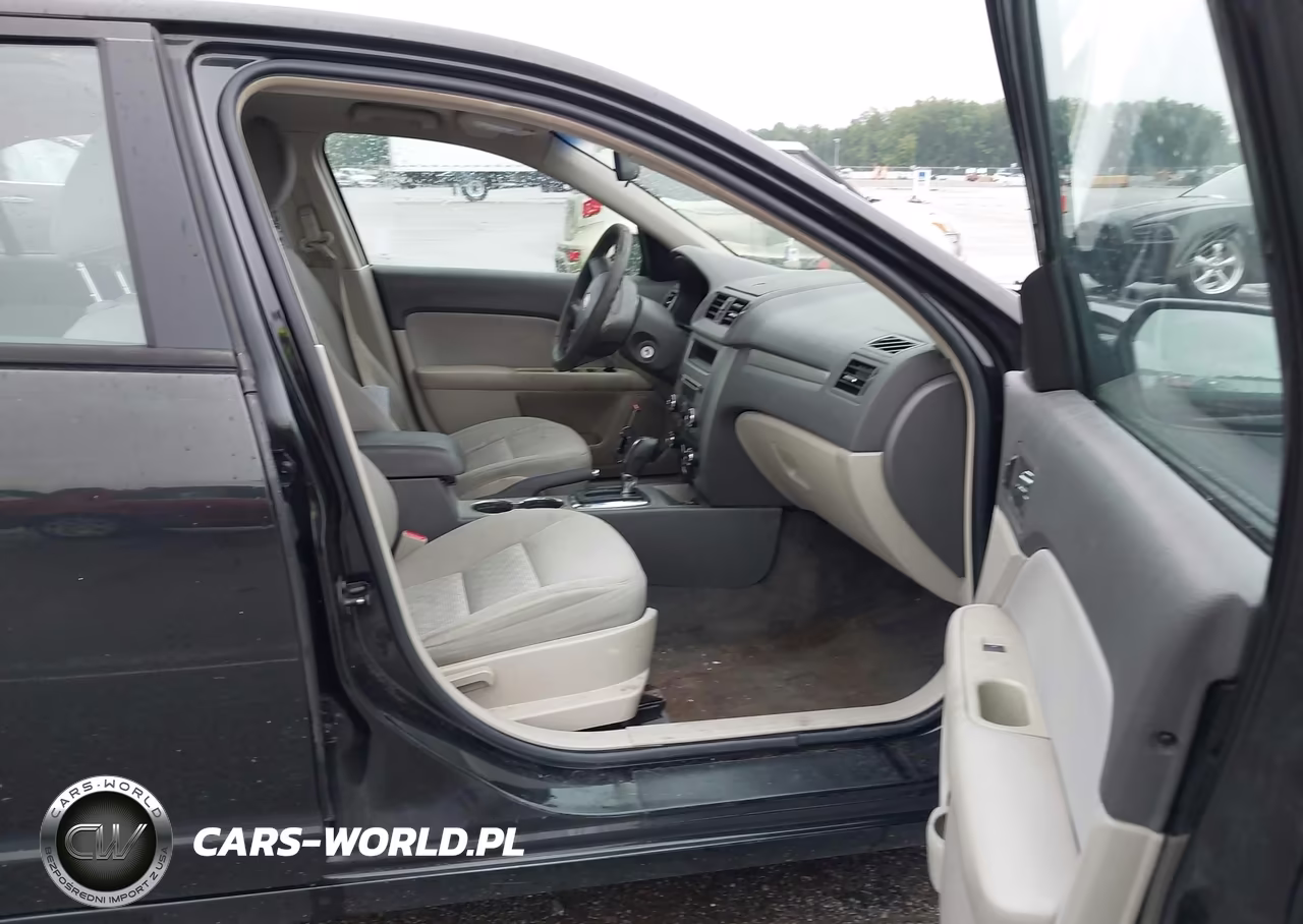 2010 Ford Fusion S VIN:3FAHP0GA9AR429898 - 5