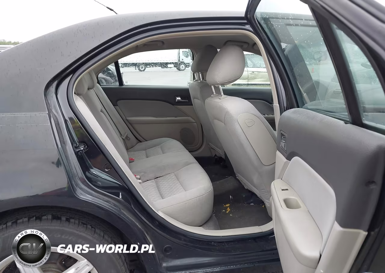 2010 Ford Fusion S VIN:3FAHP0GA9AR429898 - 8