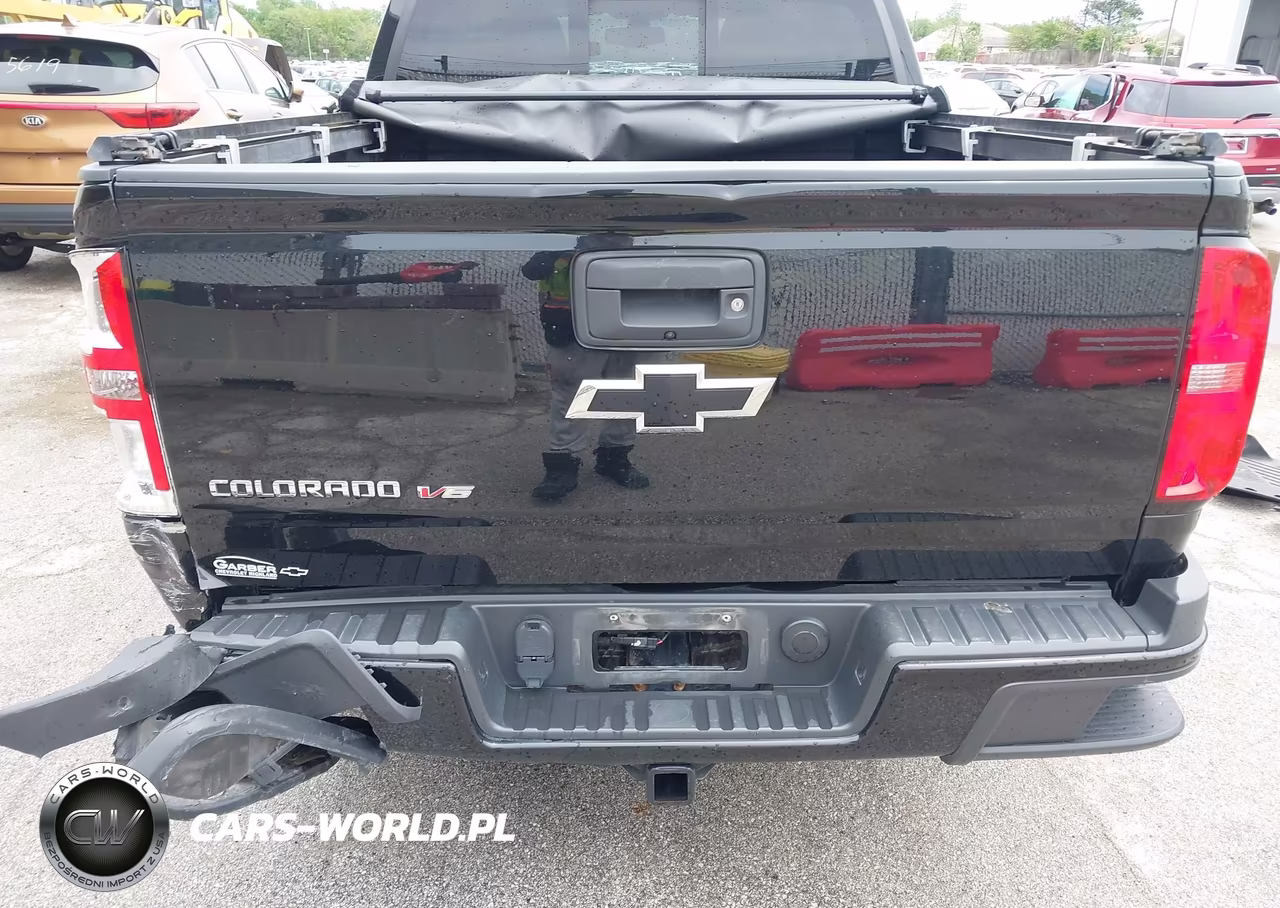 2018 Chevrolet Colorado Z71 VIN:1GCGTDENXJ1258913 - 16
