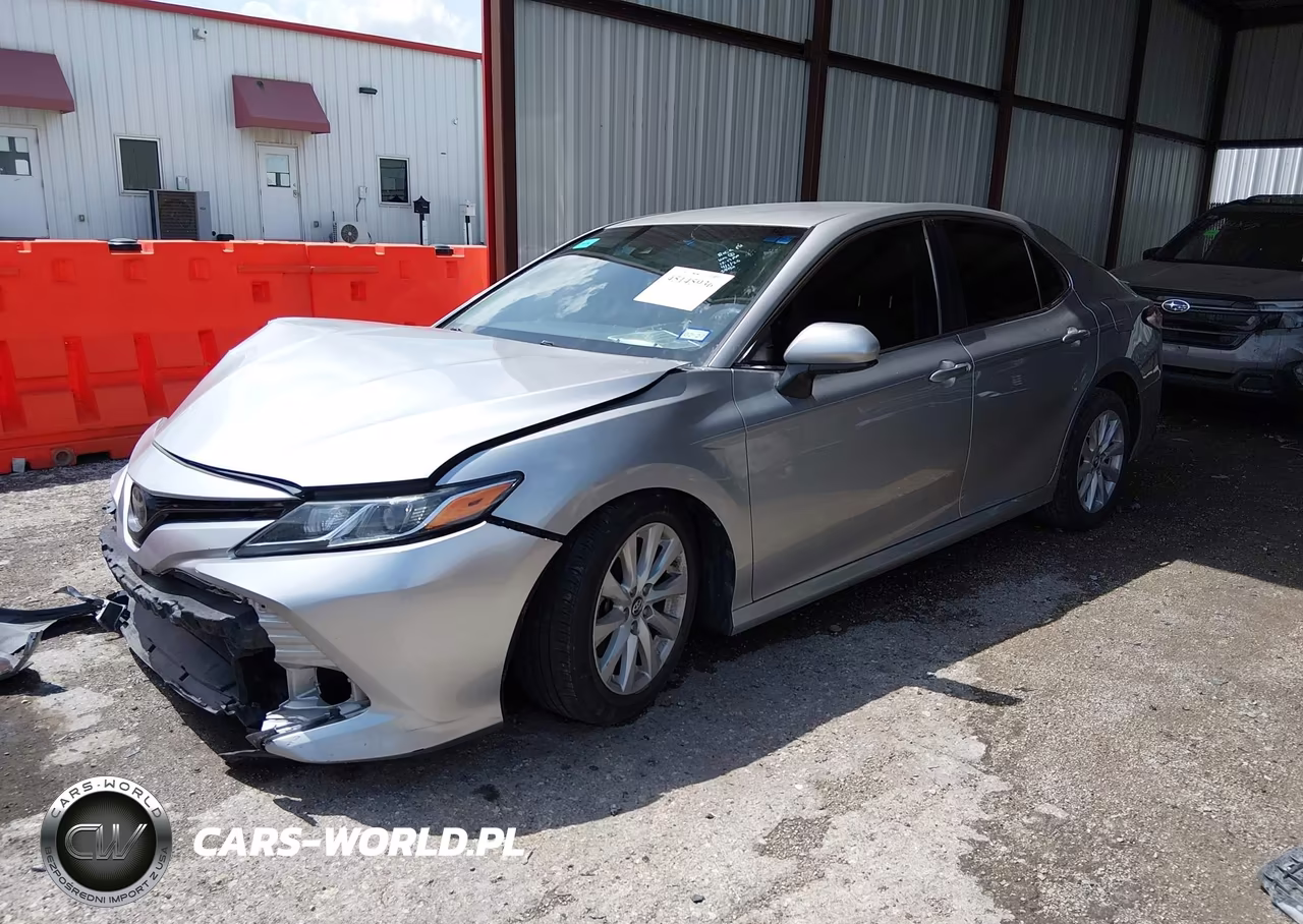 2018 Toyota Camry Le VIN:4T1B11HK6JU574464 - 2