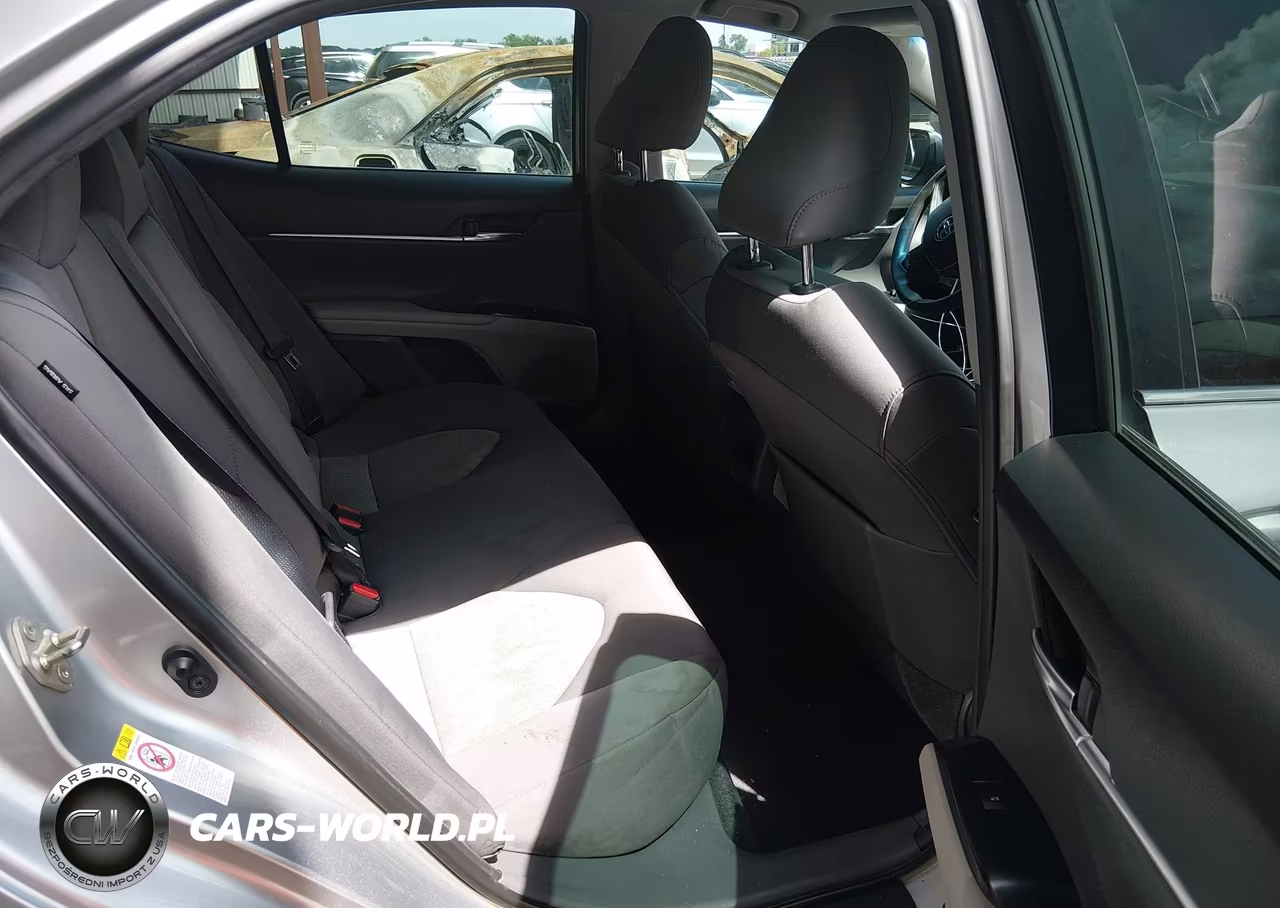 2018 Toyota Camry Le VIN:4T1B11HK6JU574464 - 8