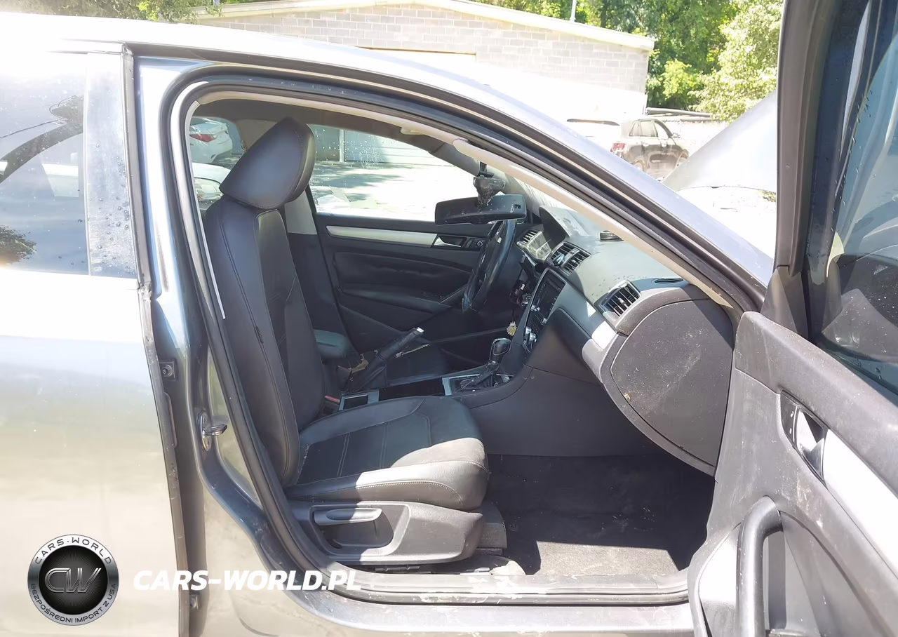 2012 Volkswagen Passat 2.5L Se VIN:1VWBP7A39CC060557 - 5