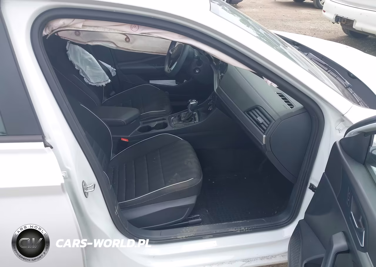2024 Volkswagen Jetta 1.5T Sport VIN:3VWBM7BU9RM079715 - 5