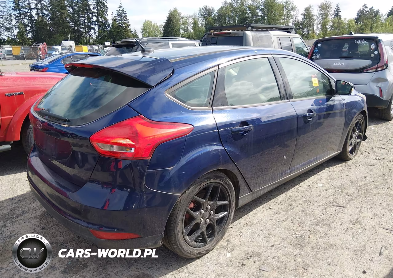 2016 Ford Focus Se VIN:1FADP3K20GL205538 - 4
