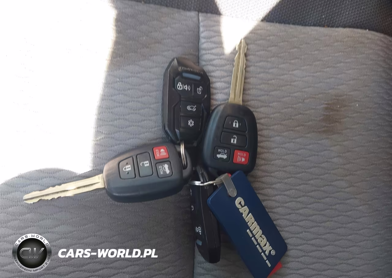 2017 Toyota Corolla Le VIN:2T1BURHE5HC959350 - 11