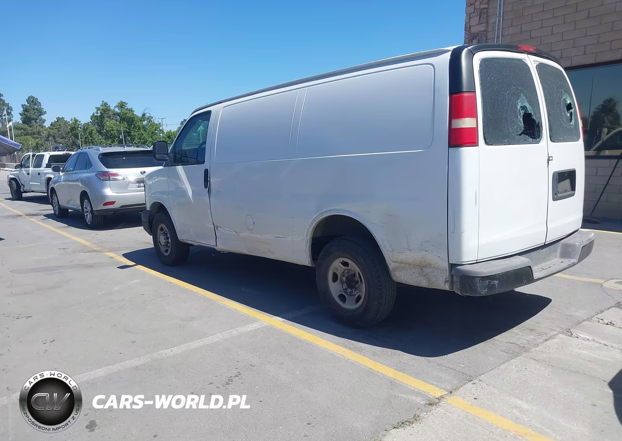2010 Chevrolet Express 2500 Work Van VIN:1GCZGFDA2A1135730 - 3