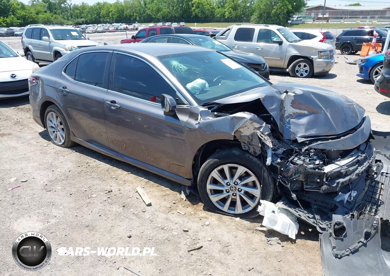 2023 Toyota Camry Le – zdjęcie 1 z 17