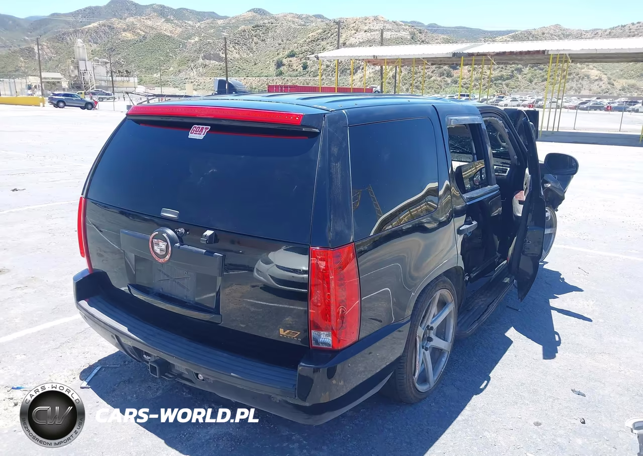 2008 Cadillac Escalade Standard VIN:1GYEC63838R146220 - 4