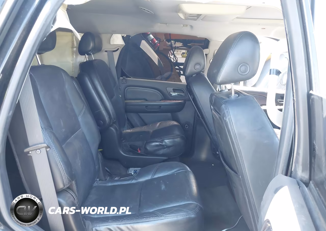 2008 Cadillac Escalade Standard VIN:1GYEC63838R146220 - 8