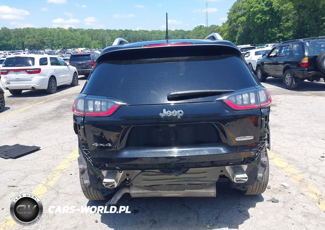 2019 Jeep Cherokee Latitude Plus 4X4 VIN:1C4PJMLB1KD394300 - 16