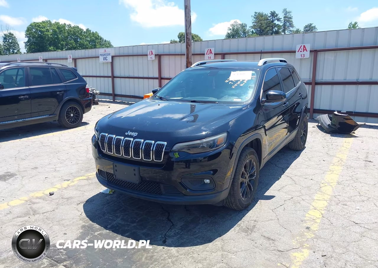 2019 Jeep Cherokee Latitude Plus 4X4 VIN:1C4PJMLB1KD394300 - 2