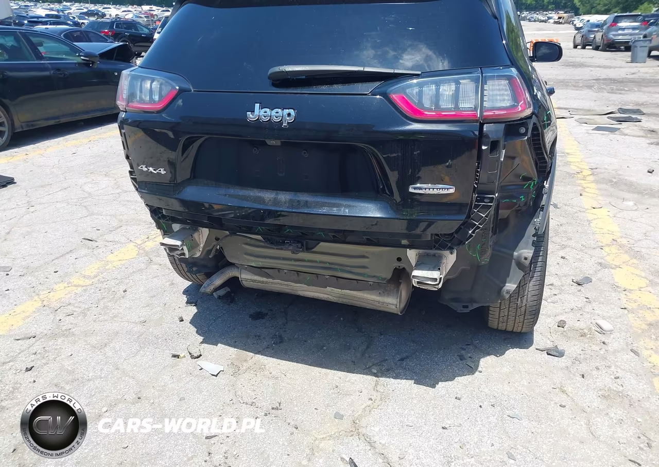 2019 Jeep Cherokee Latitude Plus 4X4 VIN:1C4PJMLB1KD394300 - 6