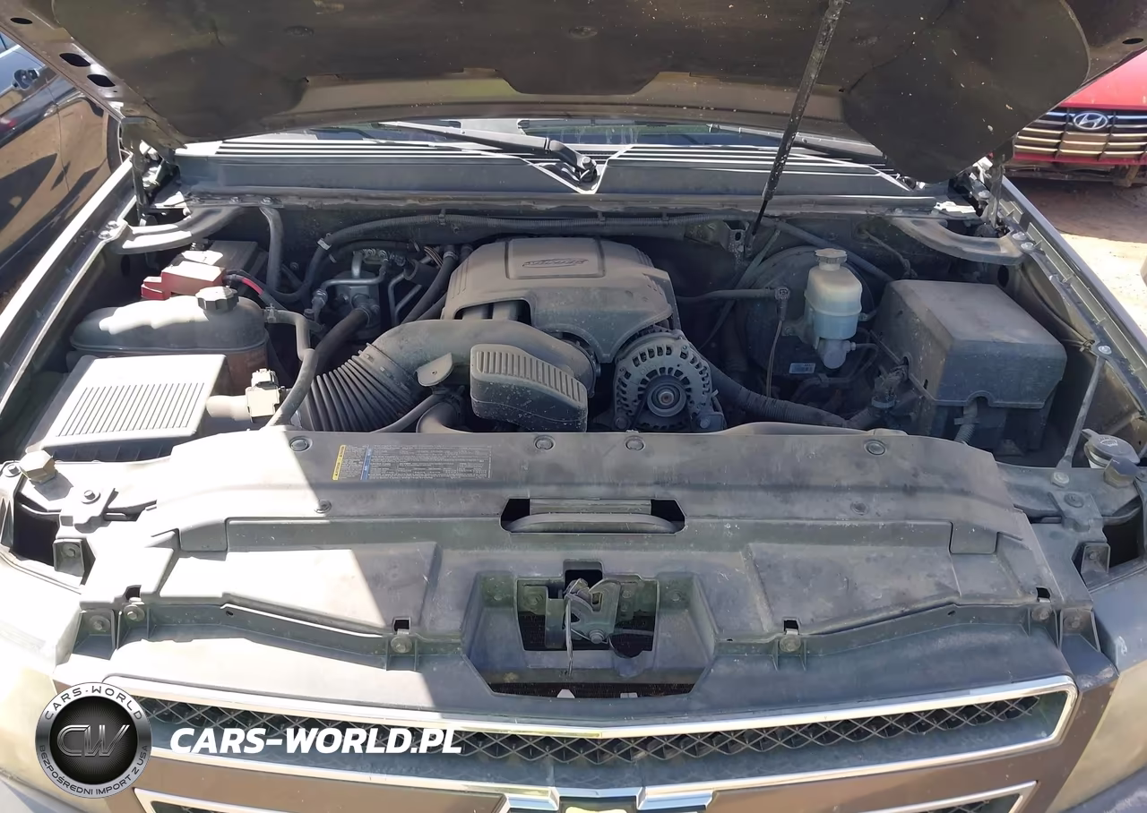 2010 Chevrolet Suburban 1500 Ls VIN:1GNUCHE06AR158380 - 10