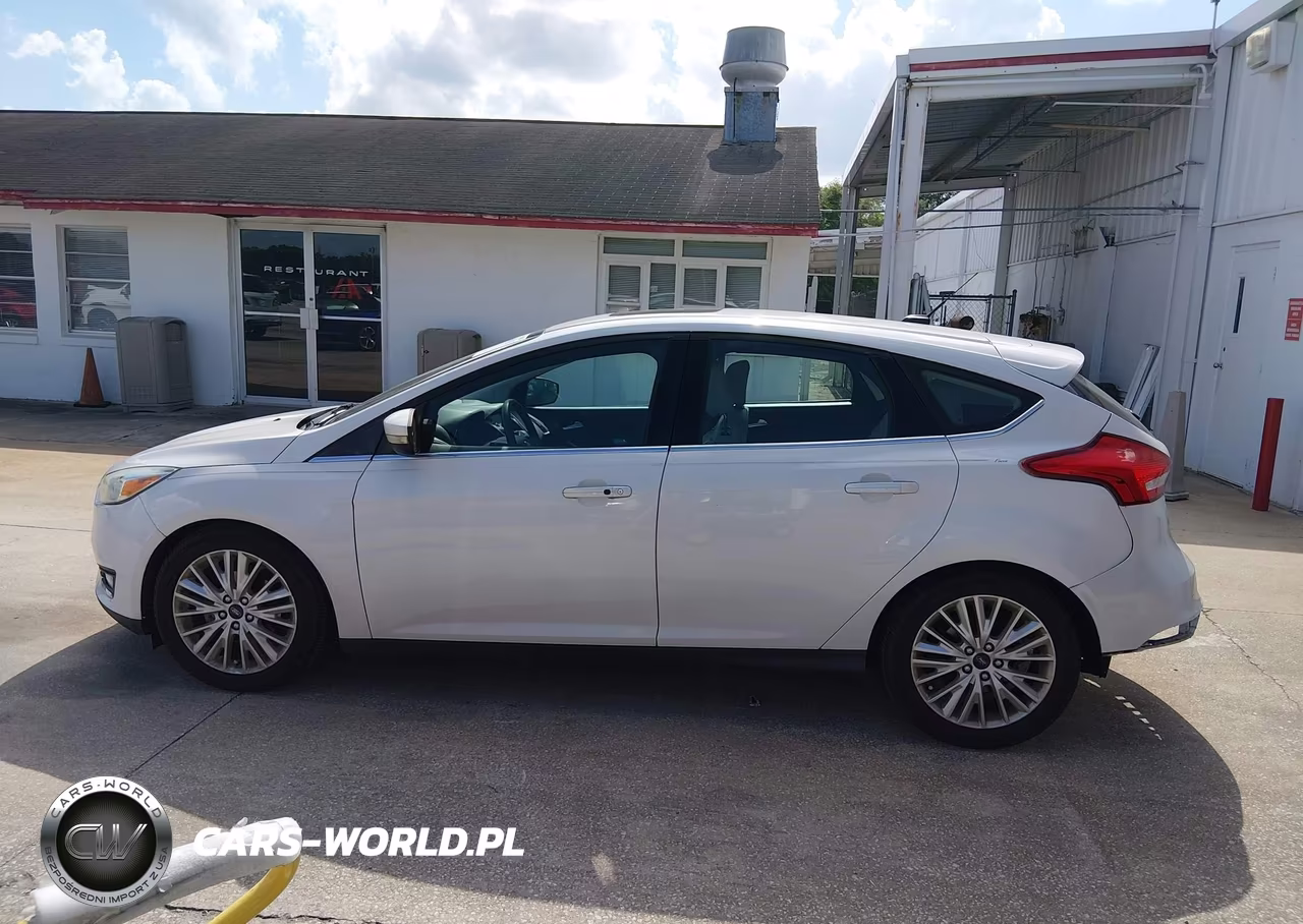 2017 Ford Focus Titanium VIN:1FADP3N23HL212948 - 15