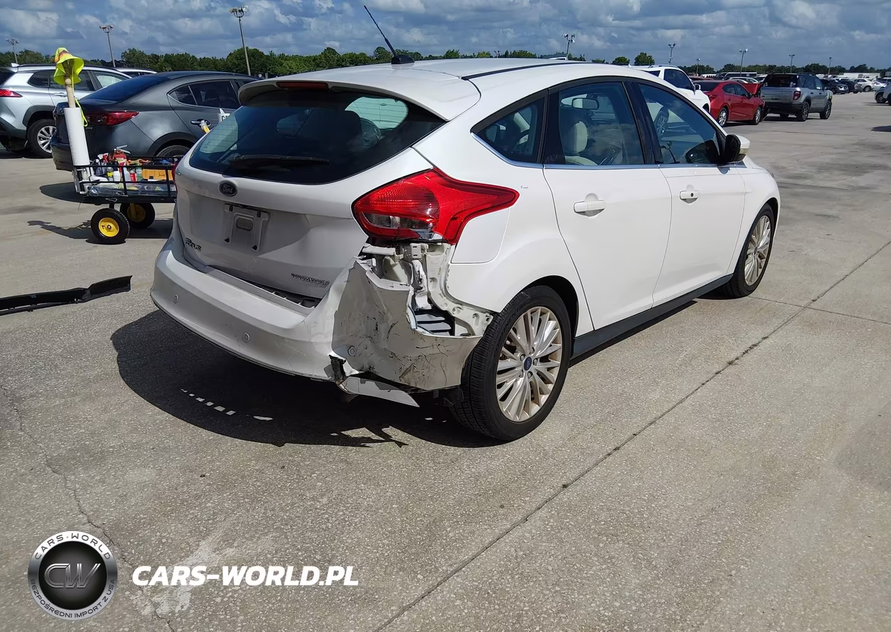 2017 Ford Focus Titanium VIN:1FADP3N23HL212948 - 4