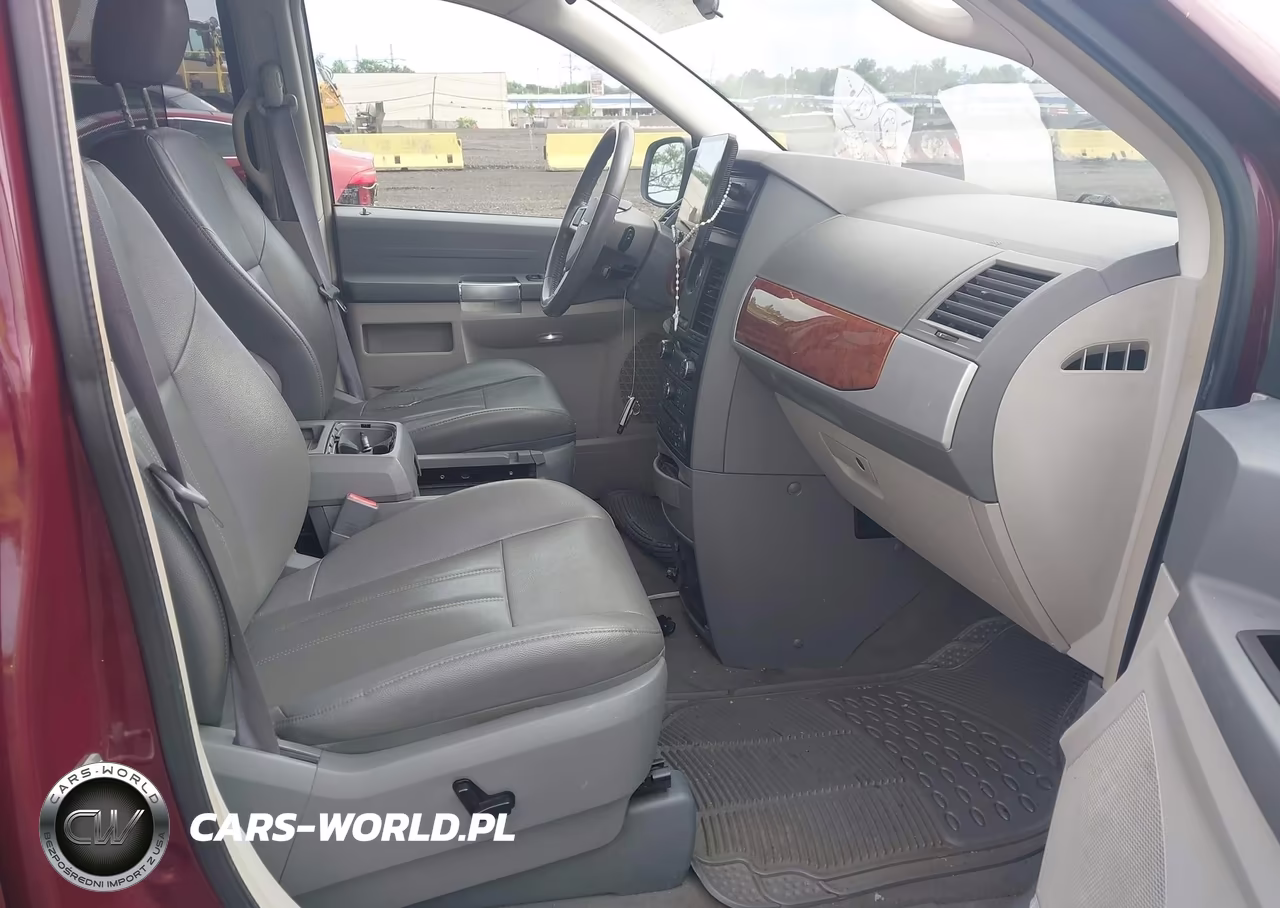 2008 Chrysler Town & Country Touring VIN:2A8HR54P28R662458 - 5
