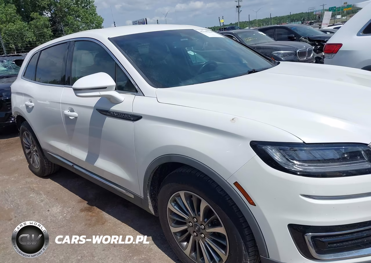 2020 Lincoln Nautilus Standard VIN:2LMPJ6J92LBL06910 - 14