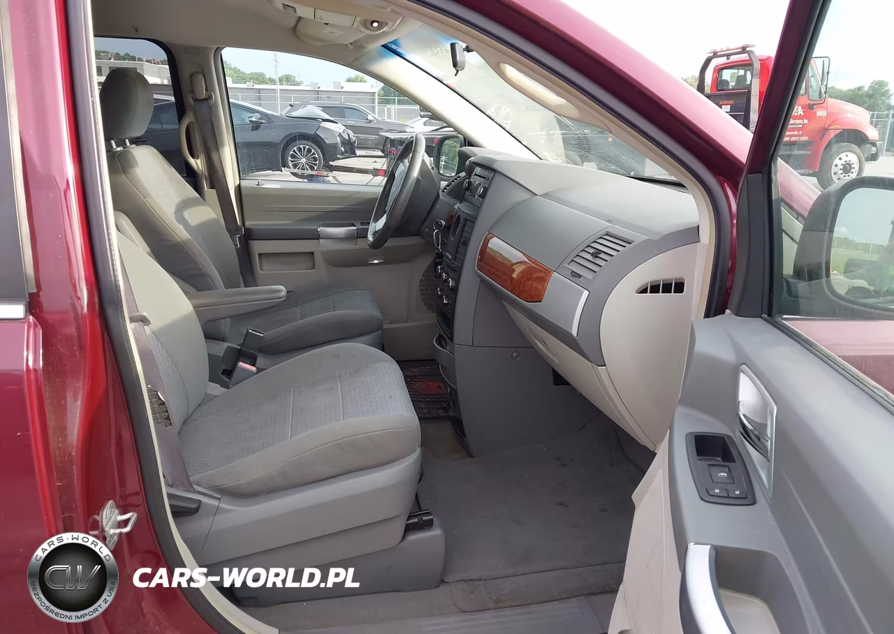 2008 Chrysler Town & Country Touring VIN:2A8HR54PX8R771315 - 5