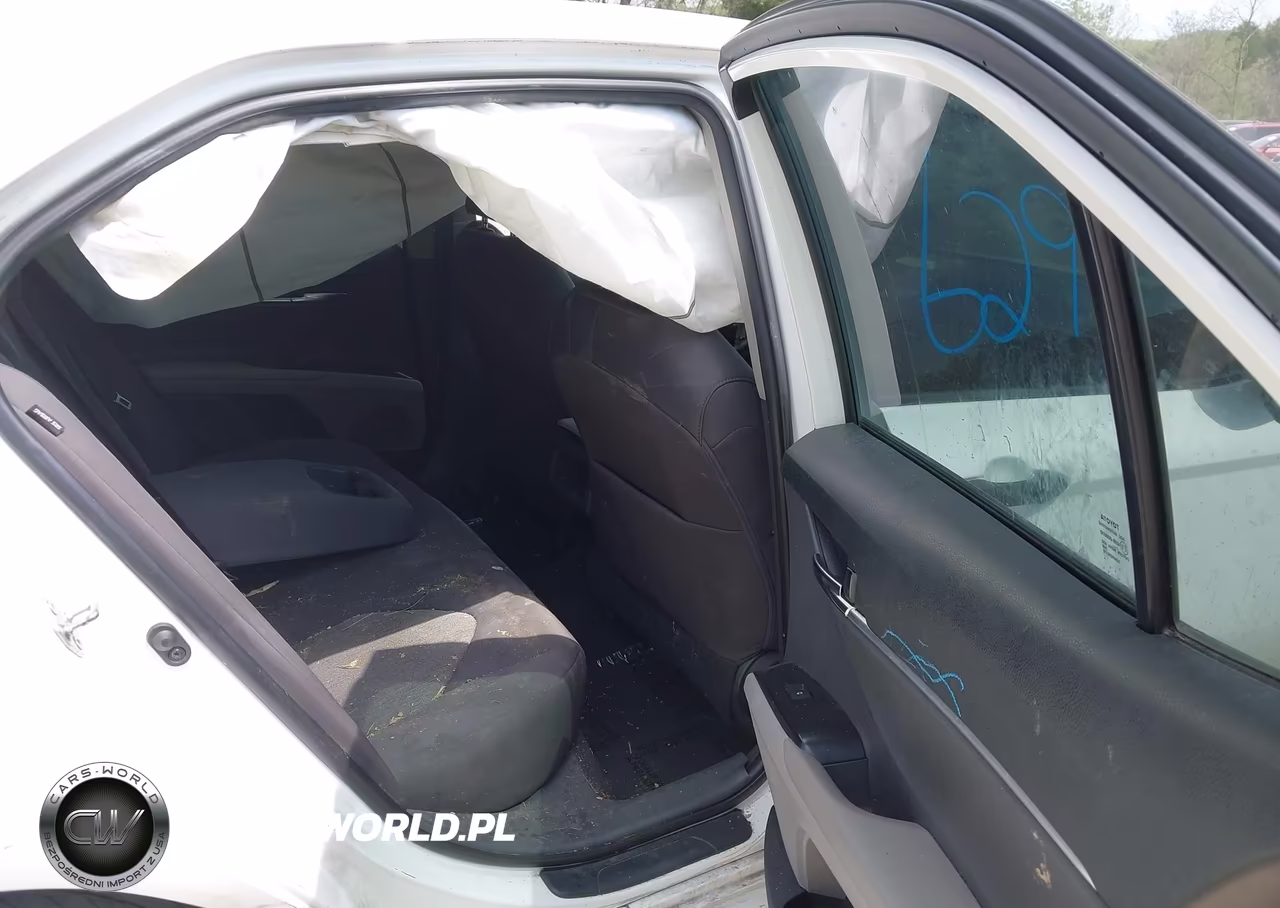 2019 Toyota Camry Le VIN:4T1B11HK9KU830968 - 8