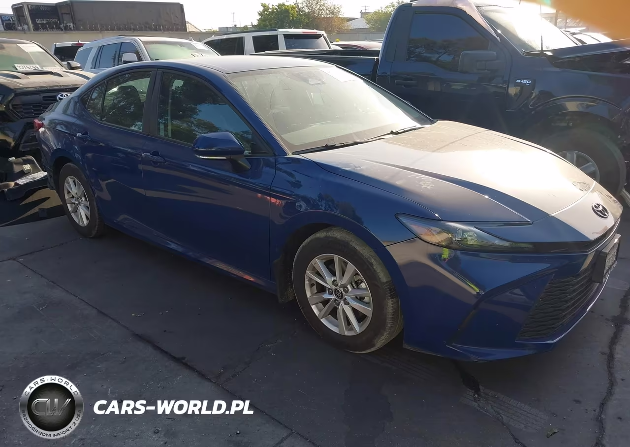 2025 Toyota Camry Le – zdjęcie 1 z 19