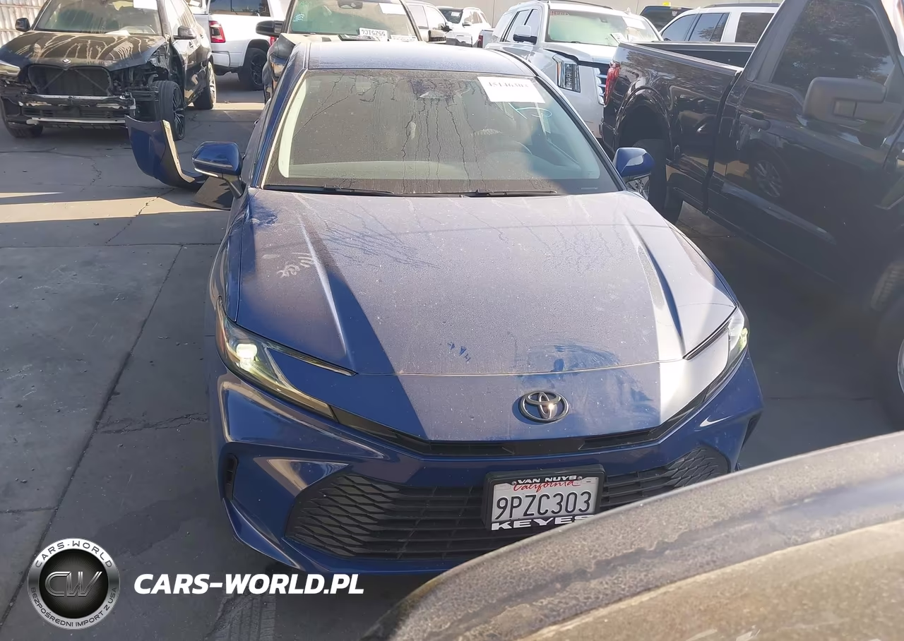 2025 Toyota Camry Le VIN:4T1DAACK6SU065539 - 13