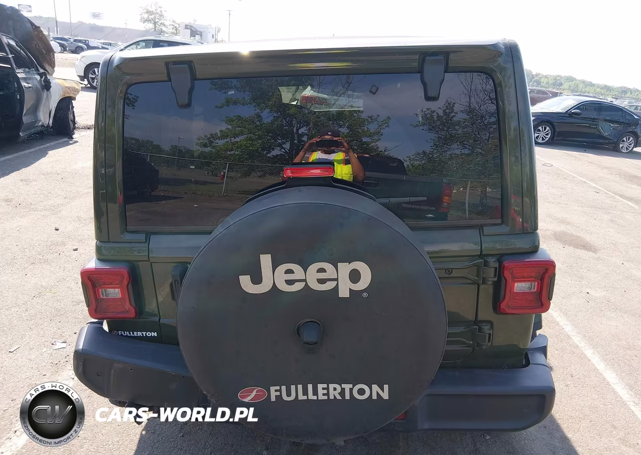 2021 Jeep Wrangler Unlimited Sahara 4X4 VIN:1C4HJXEG7MW762047 - 16