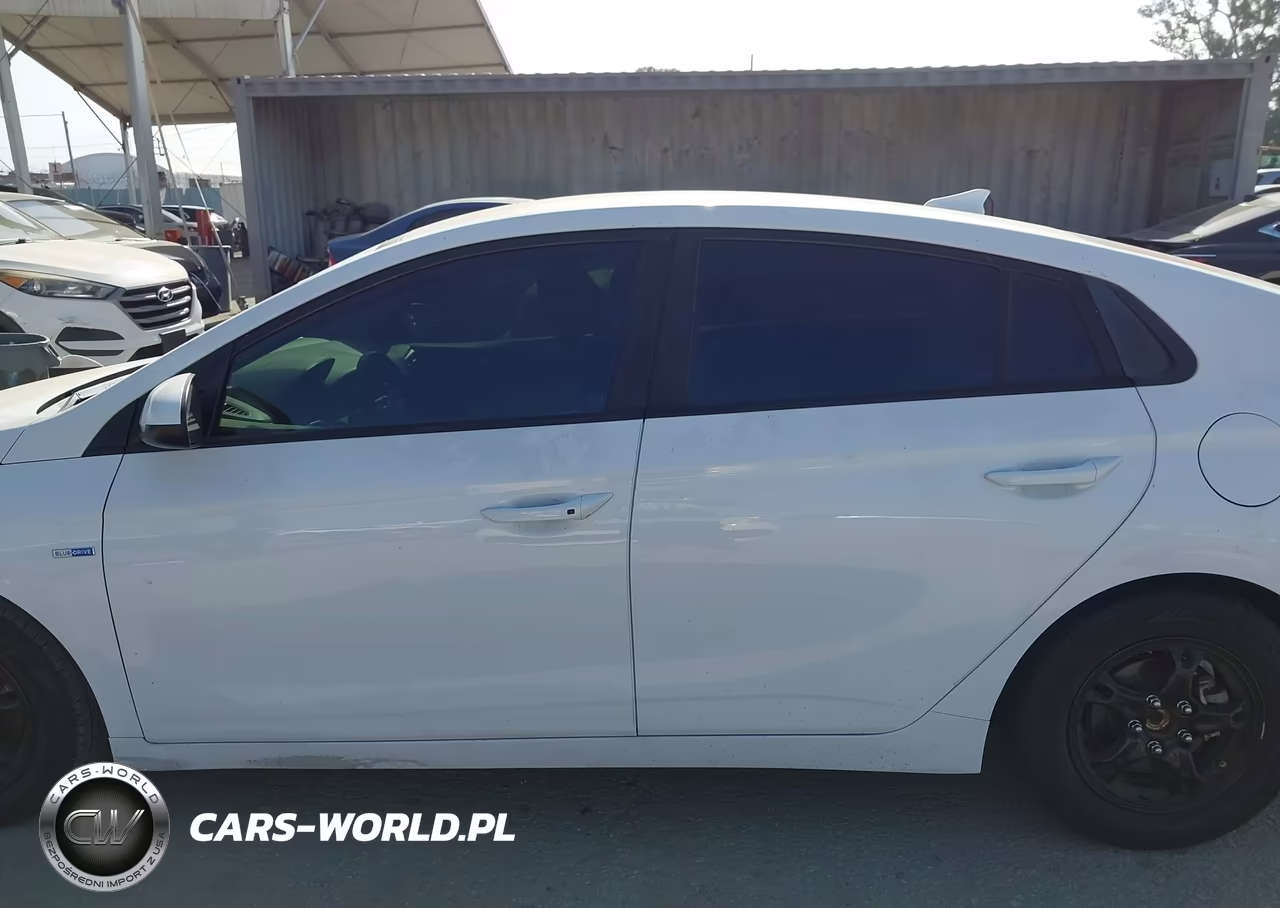 2017 Hyundai Ioniq Hybrid Blue VIN:KMHC65LC6HU024768 - 14