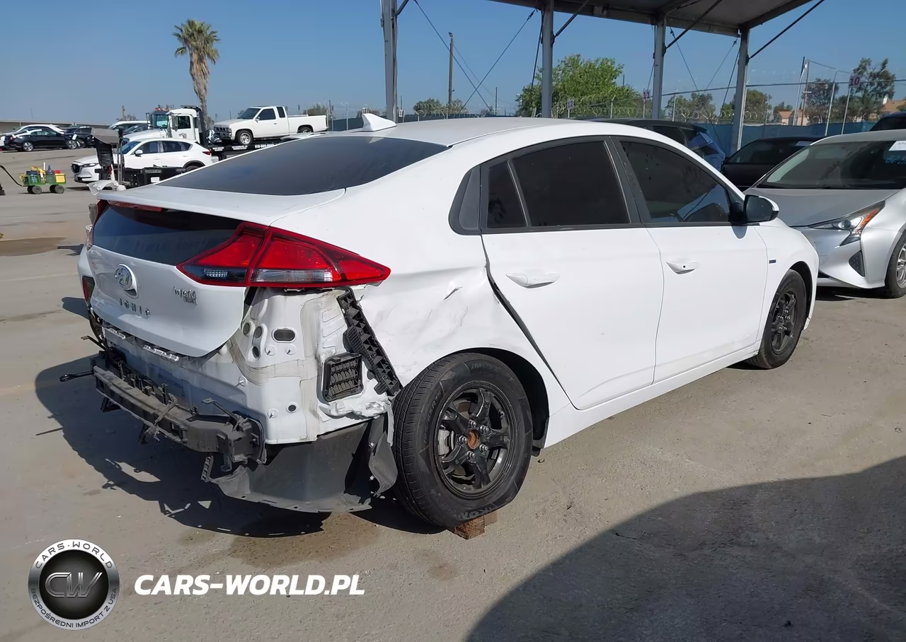 2017 Hyundai Ioniq Hybrid Blue VIN:KMHC65LC6HU024768 - 4