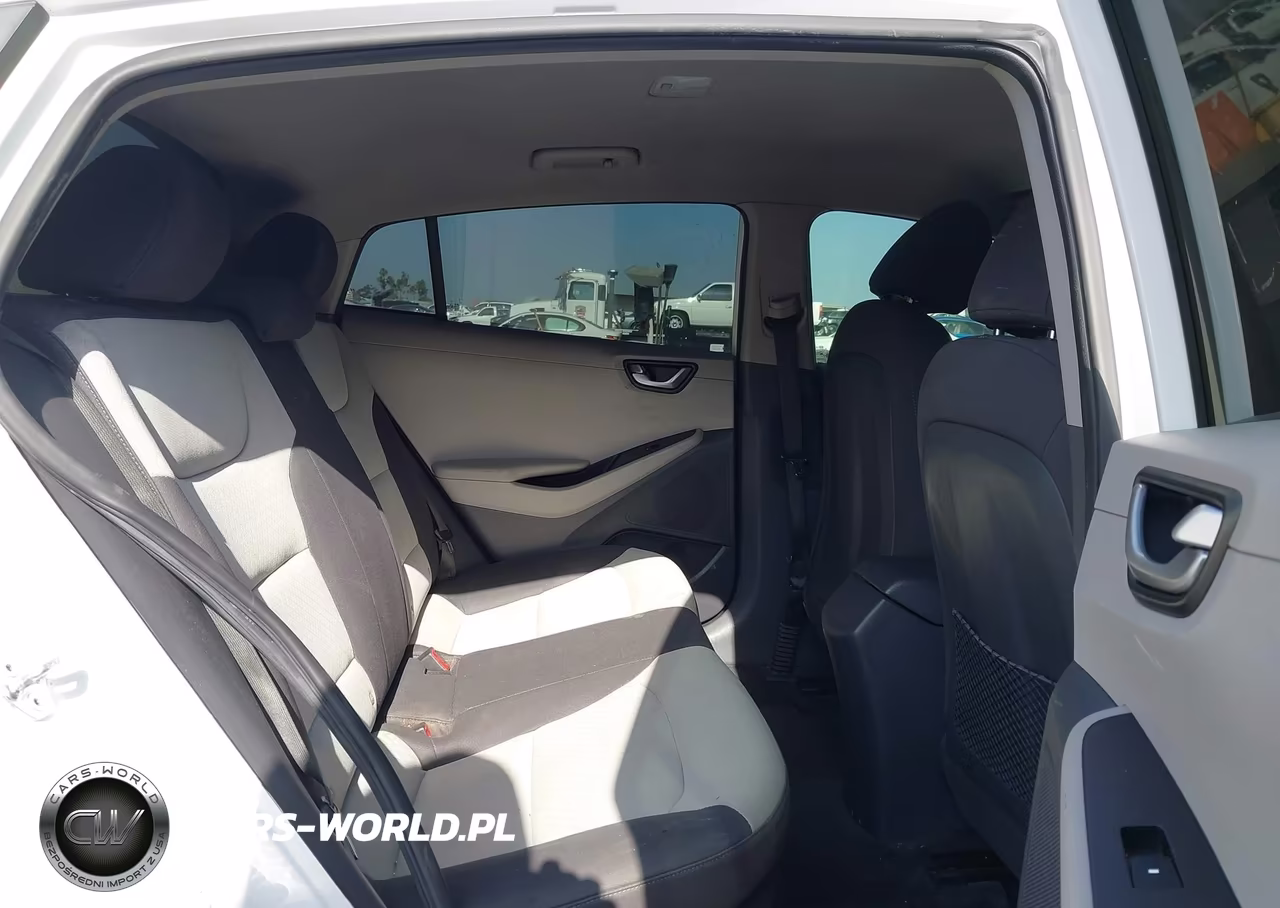 2017 Hyundai Ioniq Hybrid Blue VIN:KMHC65LC6HU024768 - 8