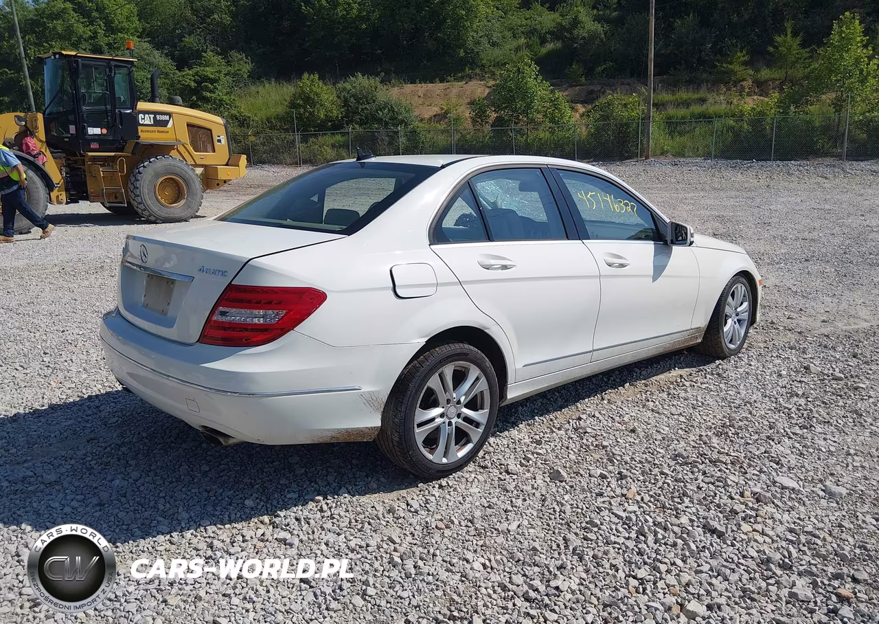 2012 Mercedes-Benz C 300 Luxury 4Matic VIN:WDDGF8BB6CR235003 - 4