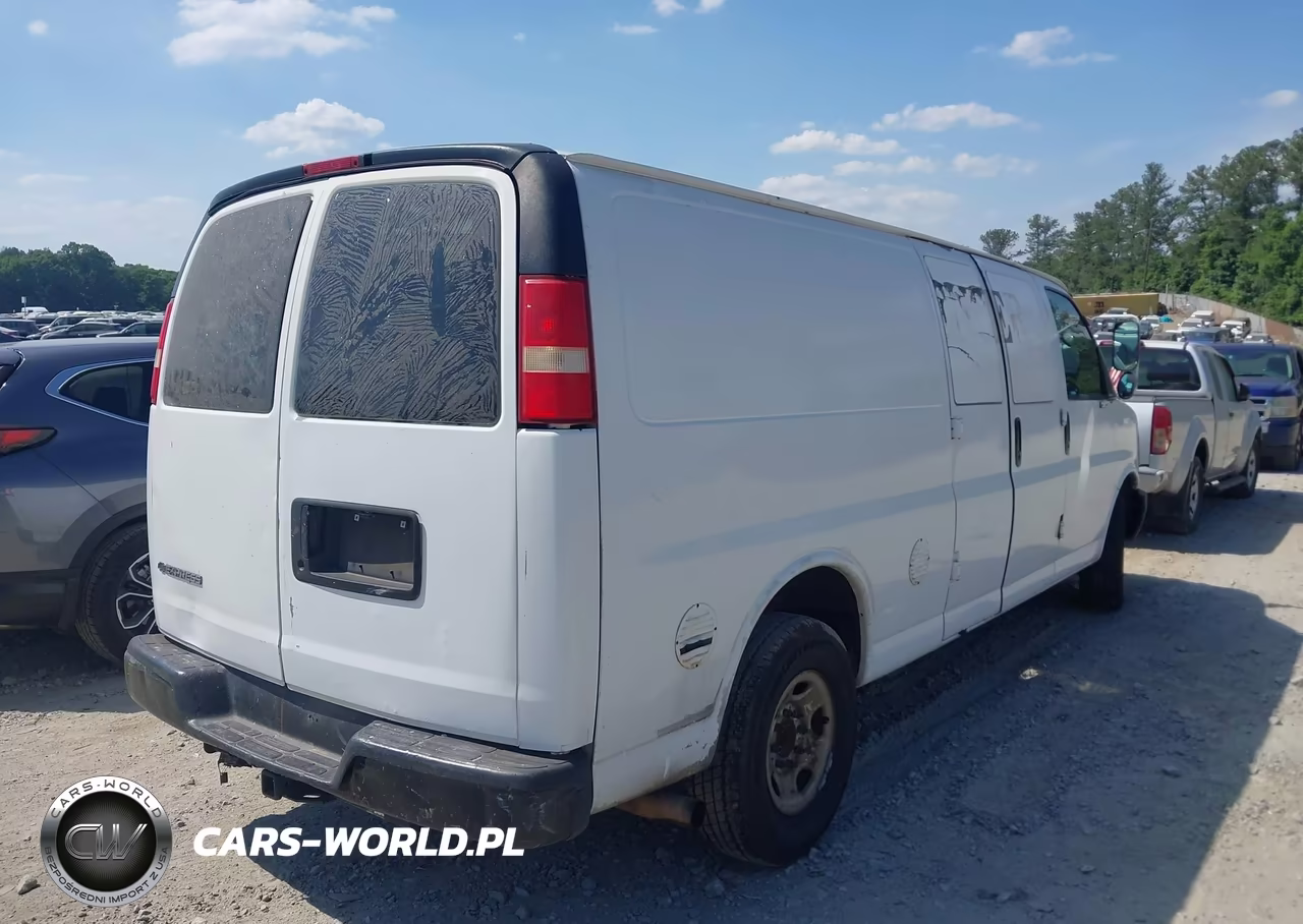 2008 Chevrolet Express Work Van VIN:1GBHG39C981184362 - 4