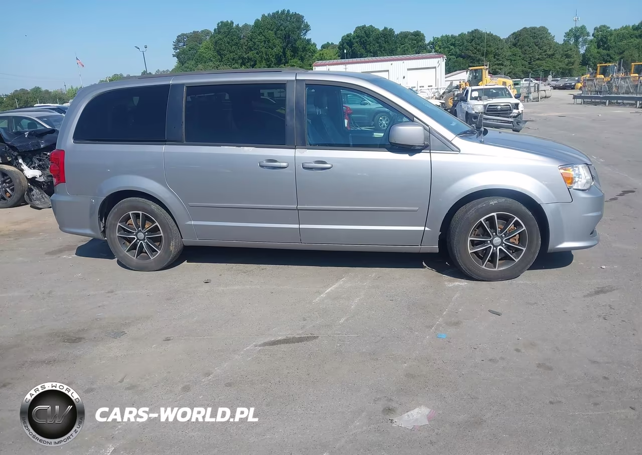 2016 Dodge Grand Caravan R-T VIN:2C4RDGEG3GR335635 - 13